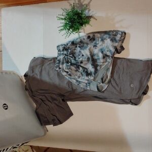 lululemon athletica Bundle. Shorts & T-Shirt. Women's size 2. Gray in color.
